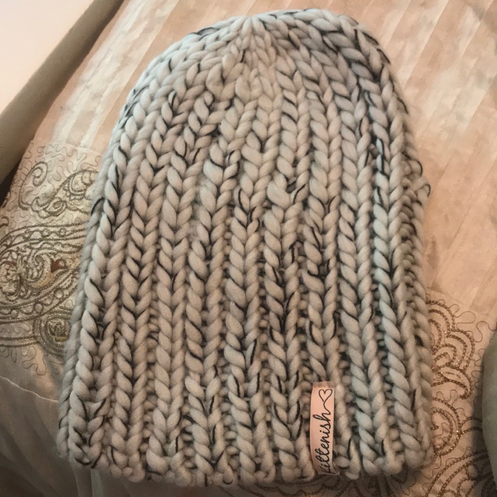NWOT Kittenish Beanie Jessie James Decker